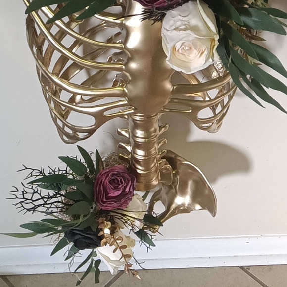 Gothic Skeleton Floral Wall Decor - Picture 3 of 5